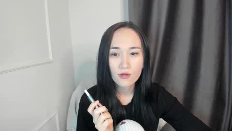 Snapshot of ae_nie chatting on 10/13/25, 01:11 Aenie online show from 10/13/25, 01:11