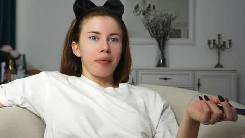 Aelia online show from 09/19/25, 04:58