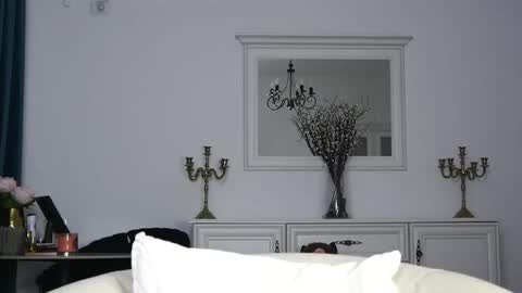 Aelia online show from 09/25/25, 03:54