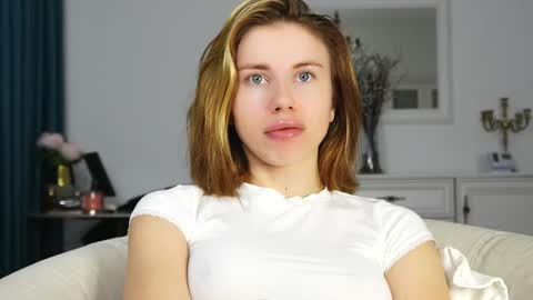 Aelia online show from 10/10/25, 04:22