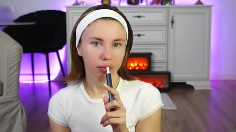 Aelia online show from 10/18/25, 04:15