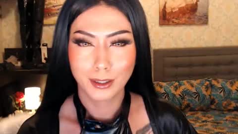 Snapshot of affairtoyourgoddesskhendra chatting on 02/13/25, 06:27 Dominant Goddess Contessa online show from 02/13/25, 06:27