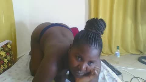 Snapshot of africanbeauty4 chatting on 10/14/25, 07:36 ELIZABETH online show from 10/14/25, 07:36