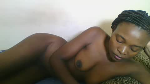 Snapshot of africancutegal chatting on 04/11/26, 08:40 Yvonne online show from 04/11/26, 08:40