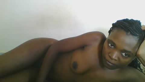 Snapshot of africancutegal chatting on 04/18/26, 07:18 Yvonne online show from 04/18/26, 07:18