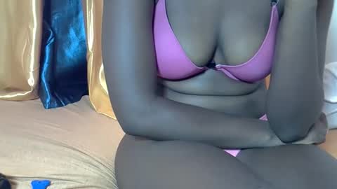 Snapshot of afrikan_desire chatting on 03/12/26, 12:00 afrikan_desire online show from 03/12/26, 12:00