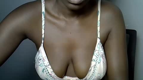 Snapshot of afrikan_desire chatting on 03/26/26, 08:03 afrikan_desire online show from 03/26/26, 08:03