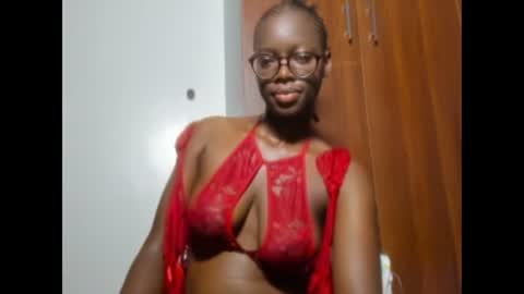 Snapshot of afro_pop chatting on 12/02/24, 11:40 Leah online show from 12/02/24, 11:40