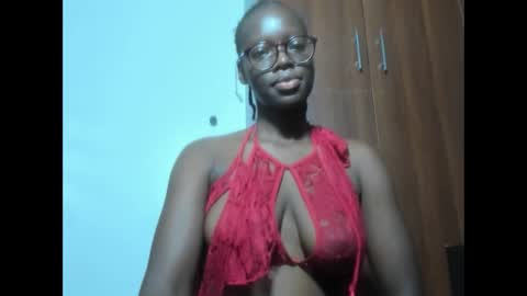 Snapshot of afro_pop chatting on 12/10/24, 12:50 Leah online show from 12/10/24, 12:50