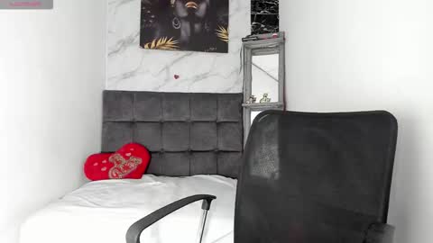 Snapshot of afrodita_n_ares_ chatting on 10/31/25, 07:59 afrodita n ares online show from 10/31/25, 07:59