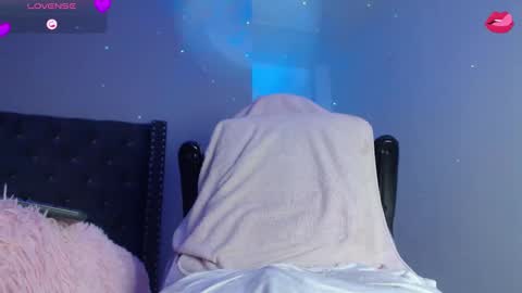 Snapshot of afrodita_rouxe chatting on 10/24/25, 01:03 Afrodita online show from 10/24/25, 01:03