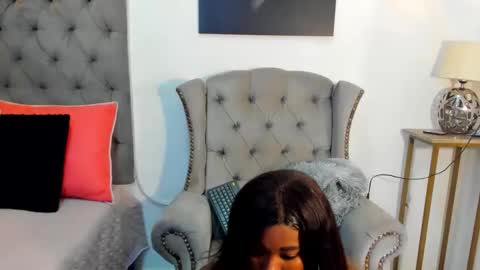 Snapshot of afrodiva69 chatting on 10/20/25, 07:25 Afro Diva 69 online show from 10/20/25, 07:25