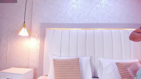 A F R O D I T A  online show from 12/18/24, 11:34