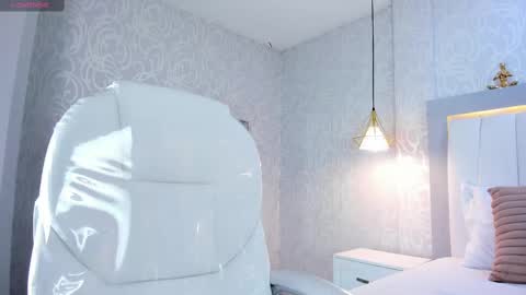 A F R O D I T A  online show from 10/18/25, 12:06