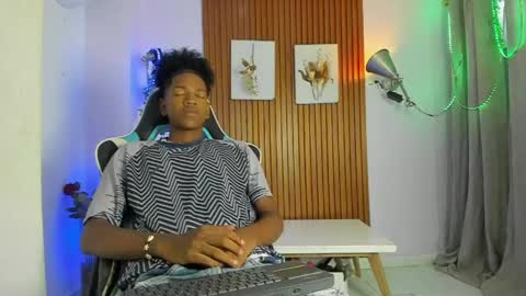 Snapshot of afrowayuu chatting on 05/22/26, 06:02 afrowayuu online show from 05/22/26, 06:02