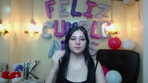 Snapshot of agarycus_ chatting on 11/04/25, 01:43 Kimberly online show from 11/04/25, 01:43