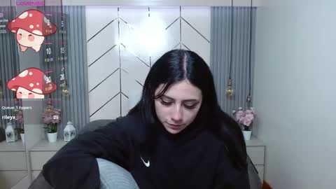 Snapshot of agarycus_ chatting on 11/05/25, 05:35 Kimberly online show from 11/05/25, 05:35