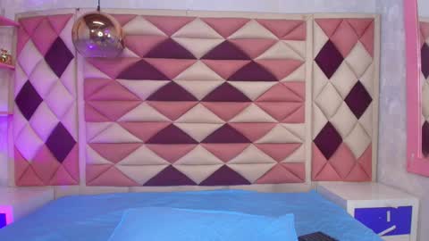 Ana online show from 10/29/25, 11:56