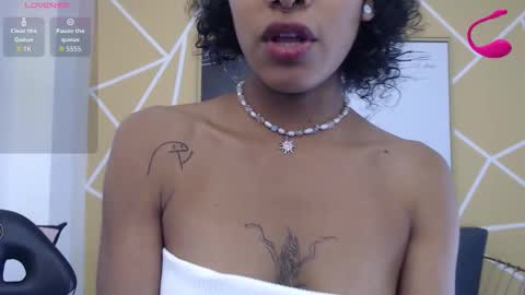 agatha_amaya online show from 10/27/25, 01:37