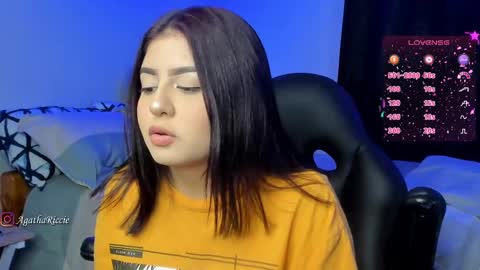 Snapshot of agatha_riccie chatting on 03/06/25, 07:25 Cat online show from 03/06/25, 07:25