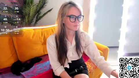 Snapshot of agatha_roose chatting on 06/05/26, 04:08 Agatha Rose online show from 06/05/26, 04:08