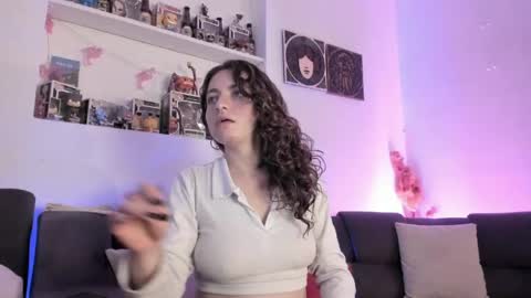 Camila     2 online show from 05/11/26, 12:16
