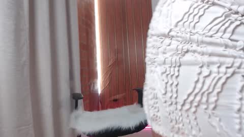 Agathaa white online show from 11/26/25, 11:22