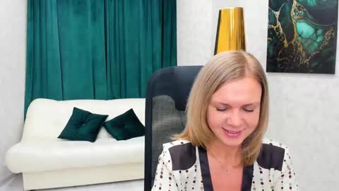 Agatha online show from 12/03/24, 07:22