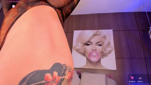 Snapshot of agattaduque chatting on 10/27/25, 12:04 online show from 10/27/25, 12:04