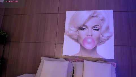 Snapshot of agattaduque chatting on 11/28/25, 12:35 online show from 11/28/25, 12:35