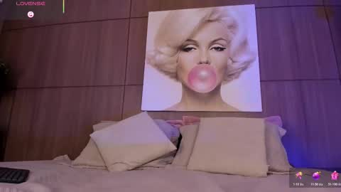 Snapshot of agattaduque chatting on 12/13/25, 11:43 online show from 12/13/25, 11:43