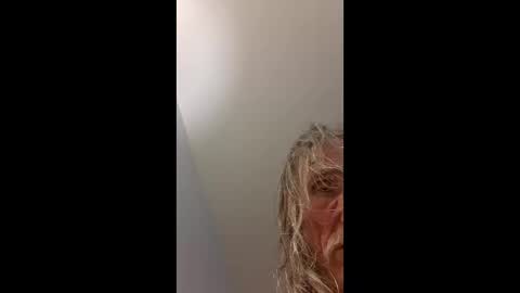 agedhardwood59618233 online show from 05/18/26, 10:04
