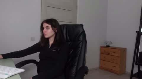 Agelina Lilly Laura online show from 01/18/25, 09:24