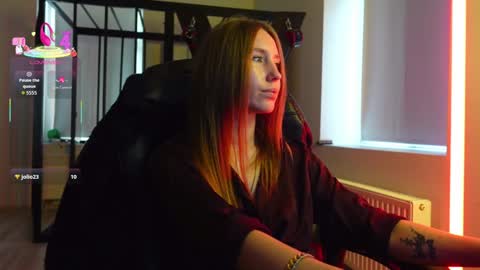 Agelina Lilly Laura online show from 10/12/25, 02:05