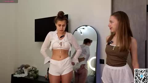 Monica and Bella online show from 06/07/26, 06:39