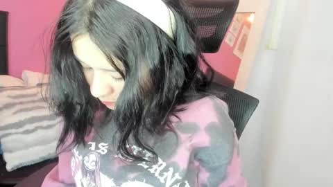 Snapshot of agnes_21 chatting on 09/24/25, 01:36  ines  online show from 09/24/25, 01:36