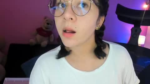 Snapshot of agnes_21 chatting on 09/26/25, 01:48  ines  online show from 09/26/25, 01:48