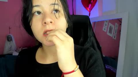 Snapshot of agnes_21 chatting on 10/18/25, 02:18  ines  online show from 10/18/25, 02:18