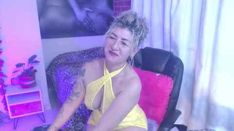 Lily online show from 09/12/25, 02:44
