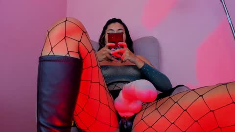 agnes_jones online show from 12/20/24, 04:04