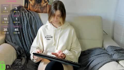 Agnes online show from 09/18/25, 07:54