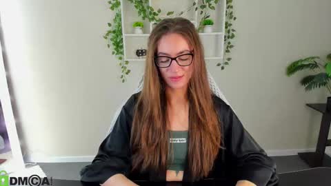 Snapshot of agnes_wells chatting on 11/06/25, 09:21 agnes wells online show from 11/06/25, 09:21