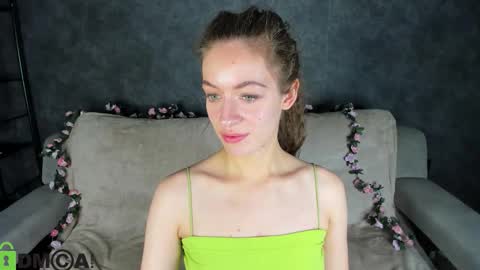 Snapshot of agnes_wells chatting on 11/17/25, 09:26 agnes wells online show from 11/17/25, 09:26