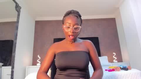 Agnes Bailey online show from 01/23/25, 10:01