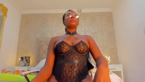 Agnes Bailey online show from 02/07/25, 09:48