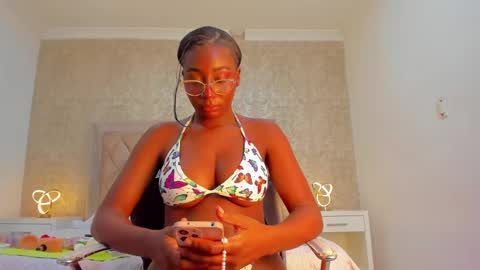 Agnes Bailey online show from 02/08/25, 11:13