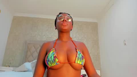 Agnes Bailey online show from 02/12/25, 02:03