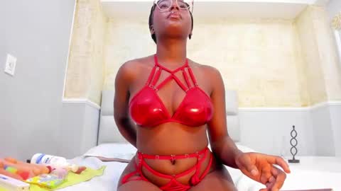 Agnes Bailey online show from 02/14/25, 06:40