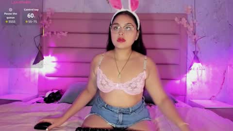 Snapshot of agnesrocuzzo chatting on 11/27/25, 11:12 agnesrocuzzo online show from 11/27/25, 11:12