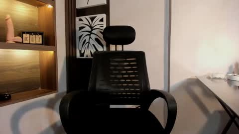 Snapshot of agnesrocuzzo chatting on 12/13/25, 07:53 agnesrocuzzo online show from 12/13/25, 07:53